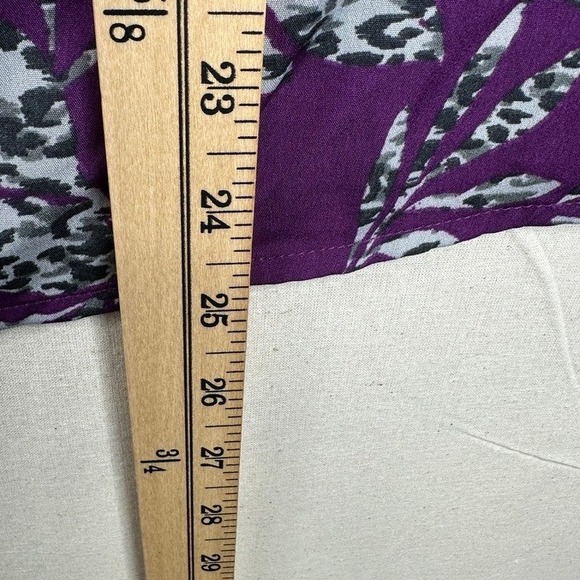 Banana Republic Leaf Print Sleeveless Blouse‎ size Medium Purple - Picture 6 of 6